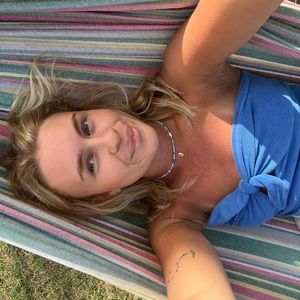 Meet your Posher, Talia